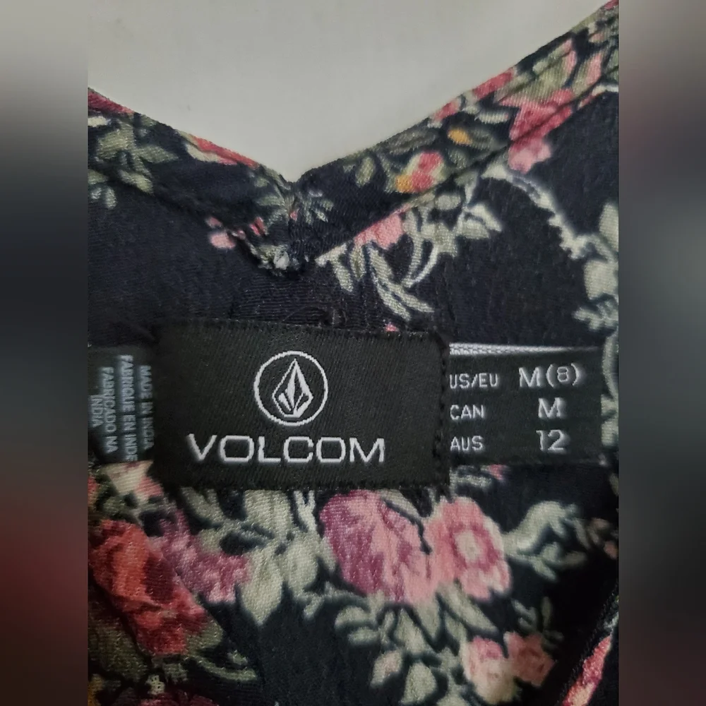 Volcom Top - Picture 3 of 4